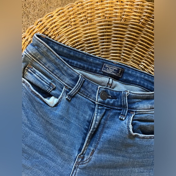 Abercrombie & Fitch Denim - A&F skinny leg denim — size 25/0